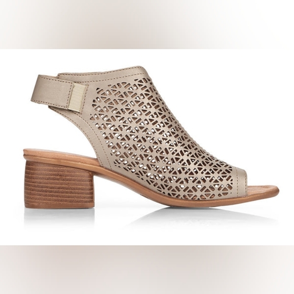 🆕Remonte Lillian 71 Silver Leather Laser Cut out Peep Toe Sandals Size 39 - Picture 2 of 16